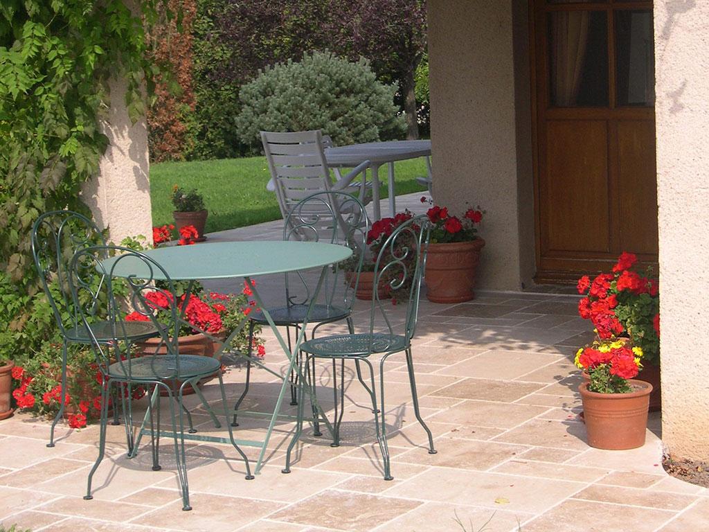 Aménagement de terrasse en pierre de Bourgogne